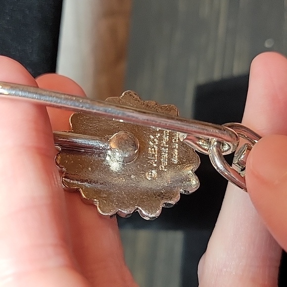 Alexx Flower Purse Key Finder - Picture 2 of 4